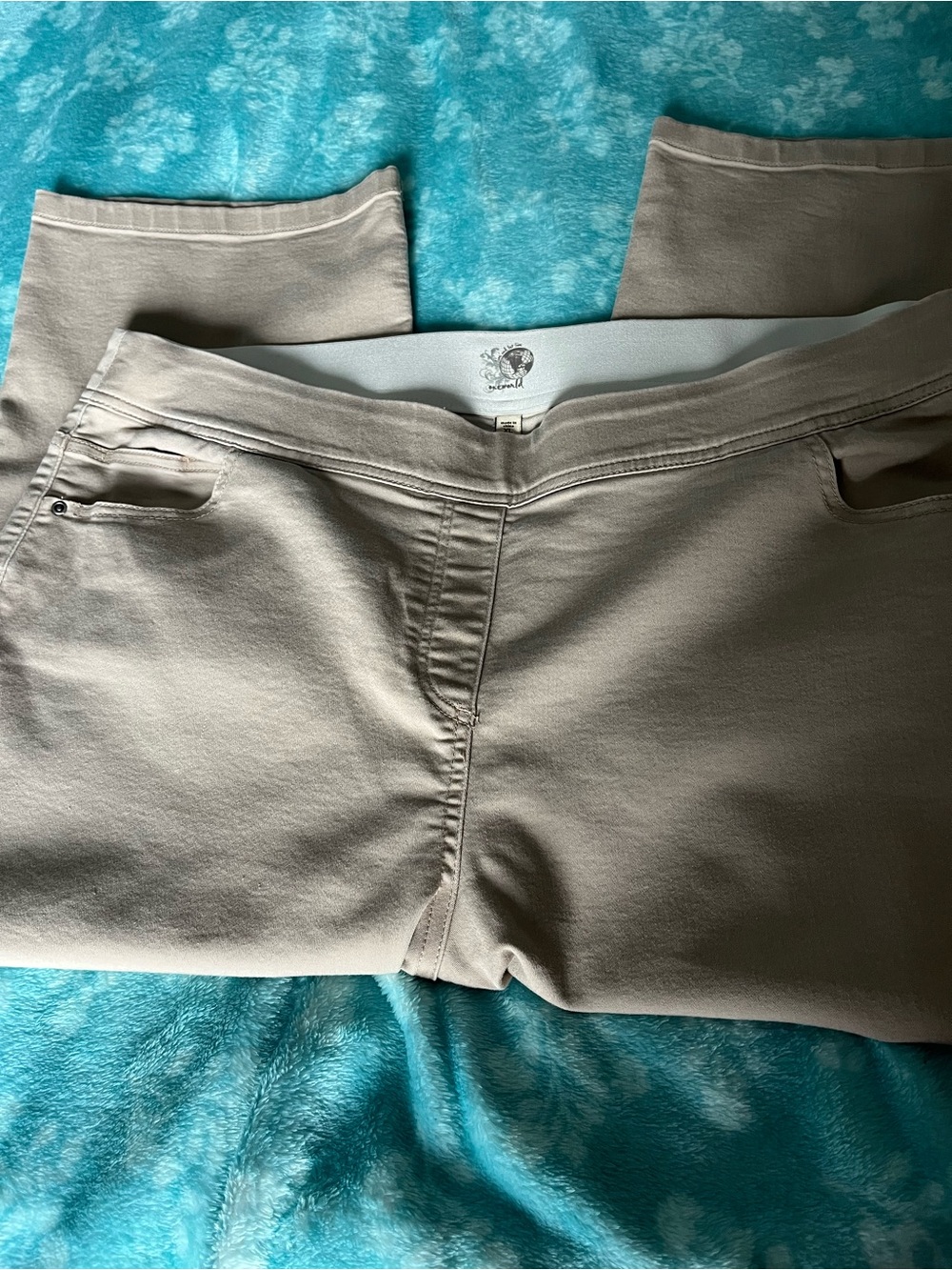 One World capris - Picture 3 of 5